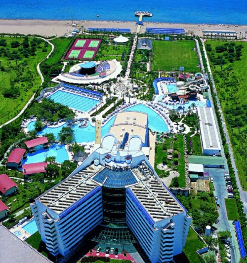 Futbol Kampı Titanic Deluxe Lara